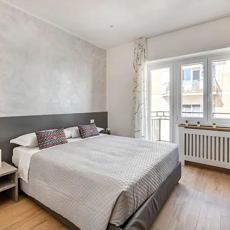 Rome Experience - Tiburtina Station 100 Mt Apartment *