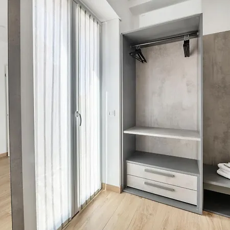 Experience -tiburtina Station 100 Mt Daire *