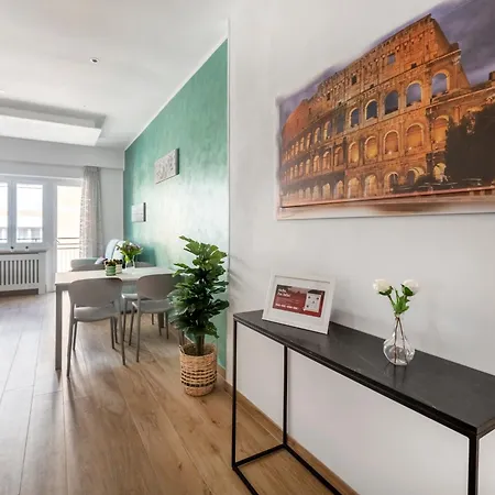 Experience -tiburtina Station 100 Mt شقة *